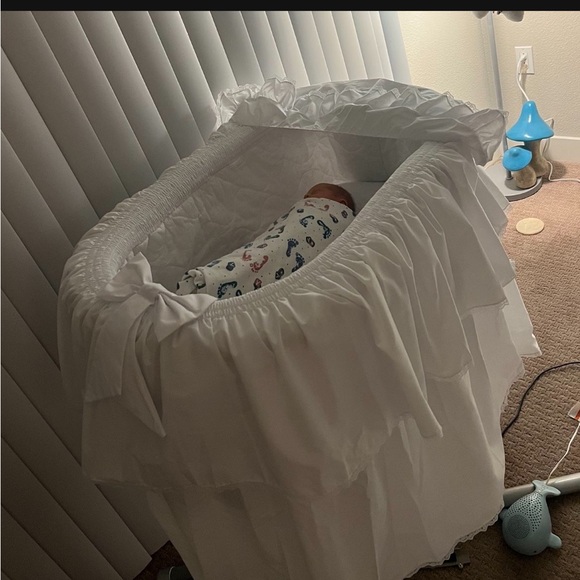 Beautiful Bedding for bassinet - Picture 2 of 2